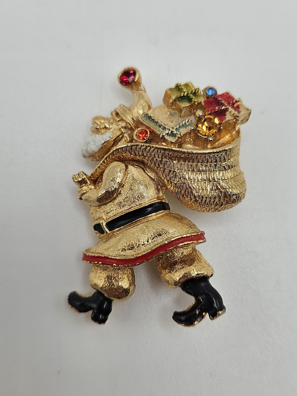 VINTAGE ART Arthur Pepper Enamel Gold Tone Rhinestone Santa Claus Brooch Pin